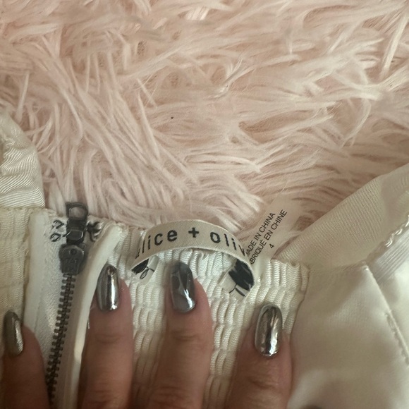 NWOT Alice + Olivia white dress - Picture 7 of 7